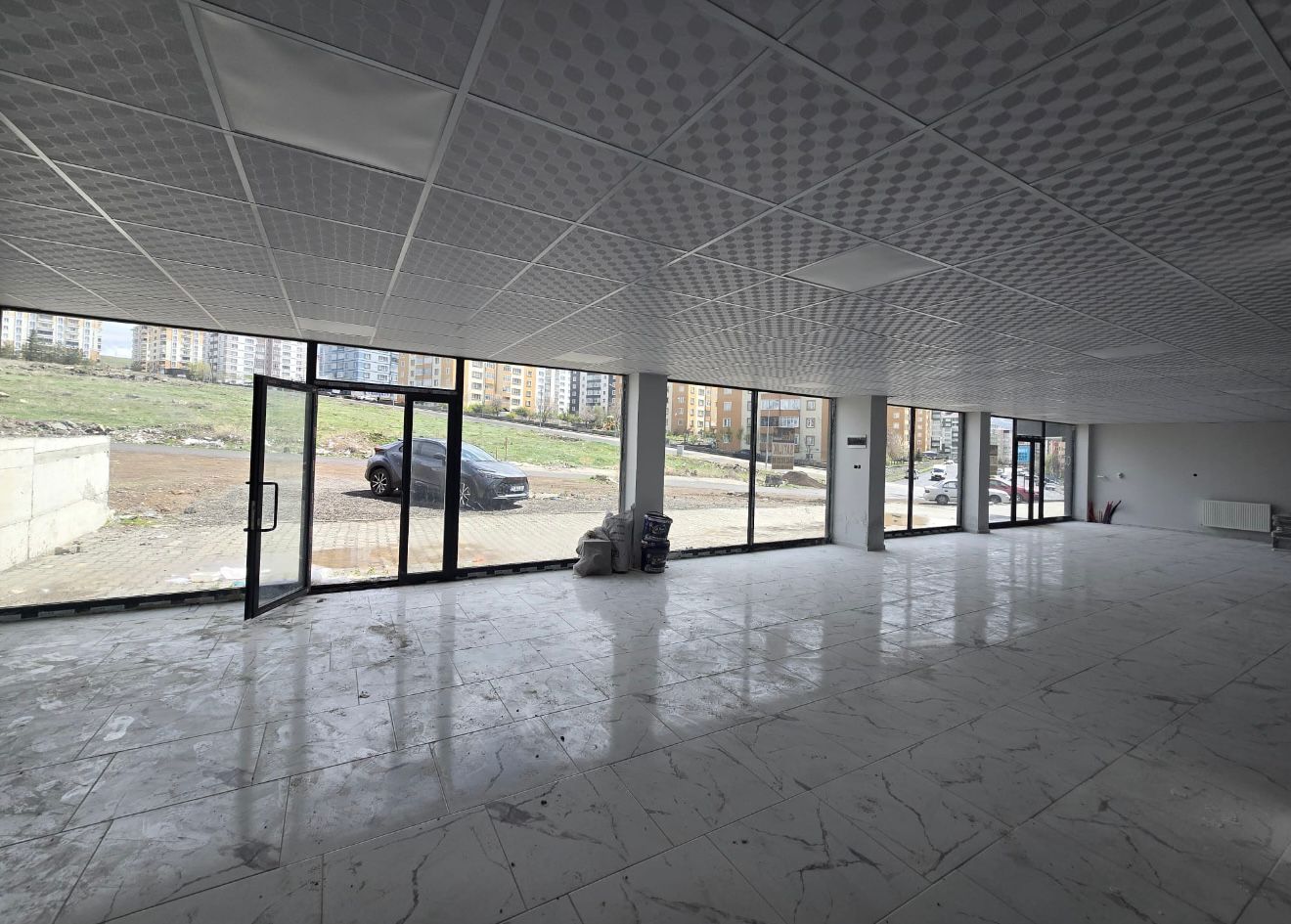 HİLALKENT'TE SATILIK FIRSAT DÜKKAN